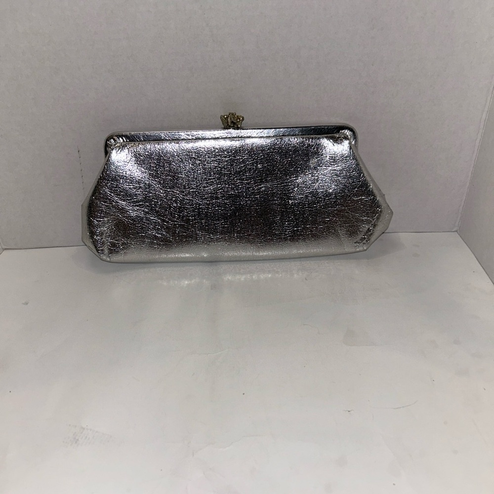VTG Glamorous Silver Wristlet Clutch